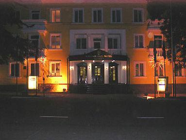 Ambassador 3*