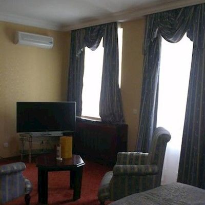 Ambassador 3*