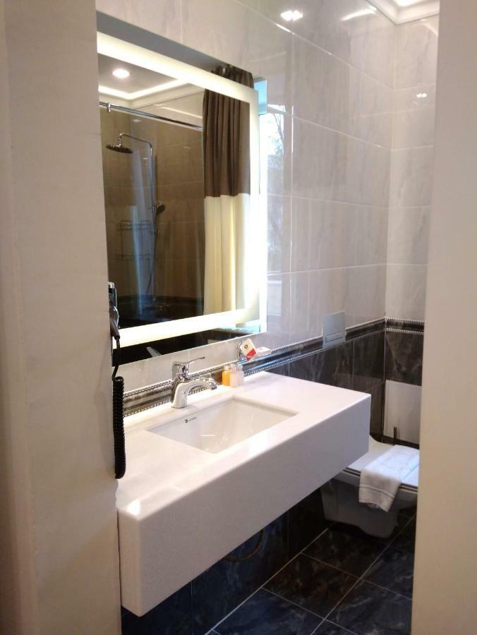 Ambassador Otel 3*